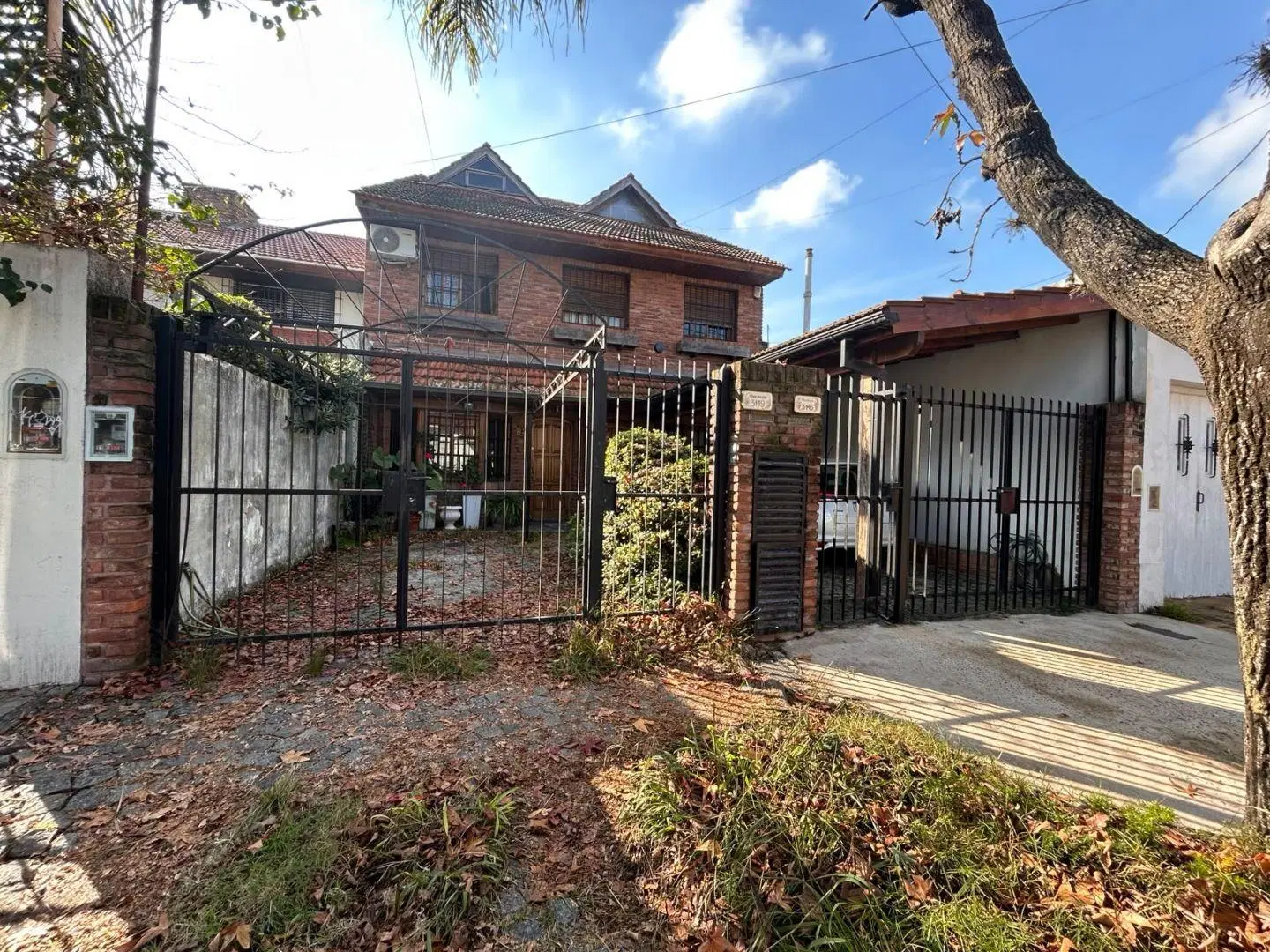 VENTA DE CASA DE 5 AMB CON JARDIN OLIVOS 4