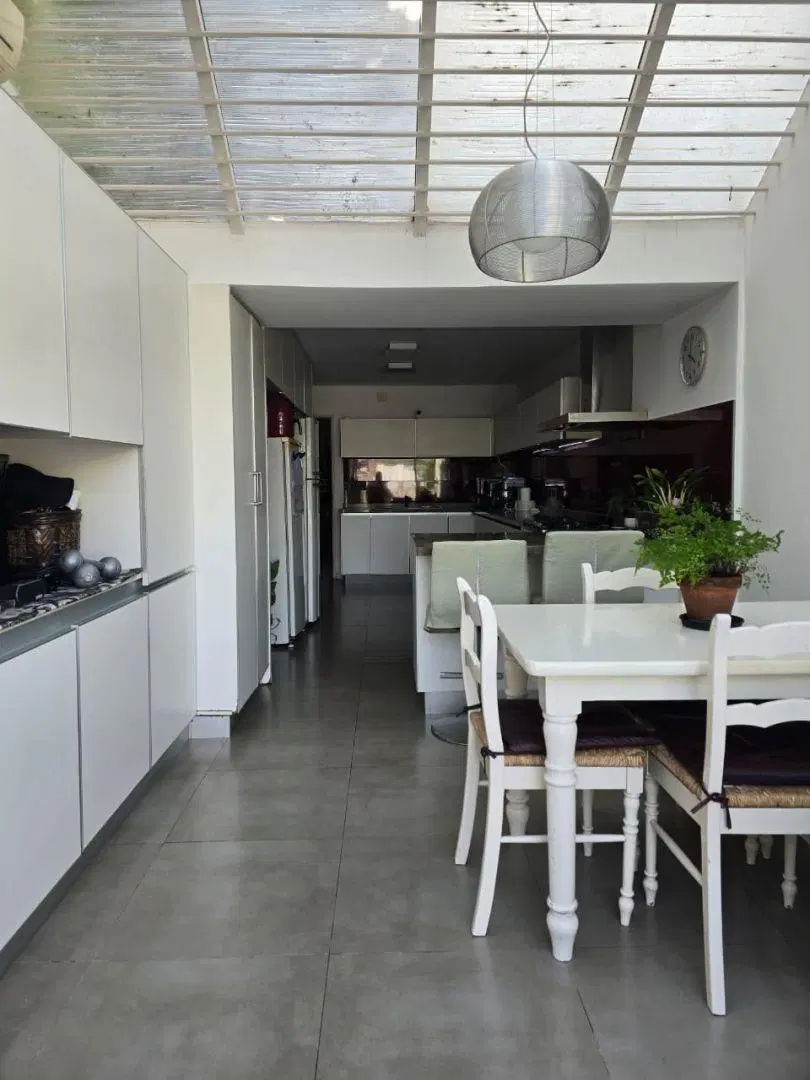 VENTA DE DUPLEX 5 AMBIENTES EN OLIVOS 2