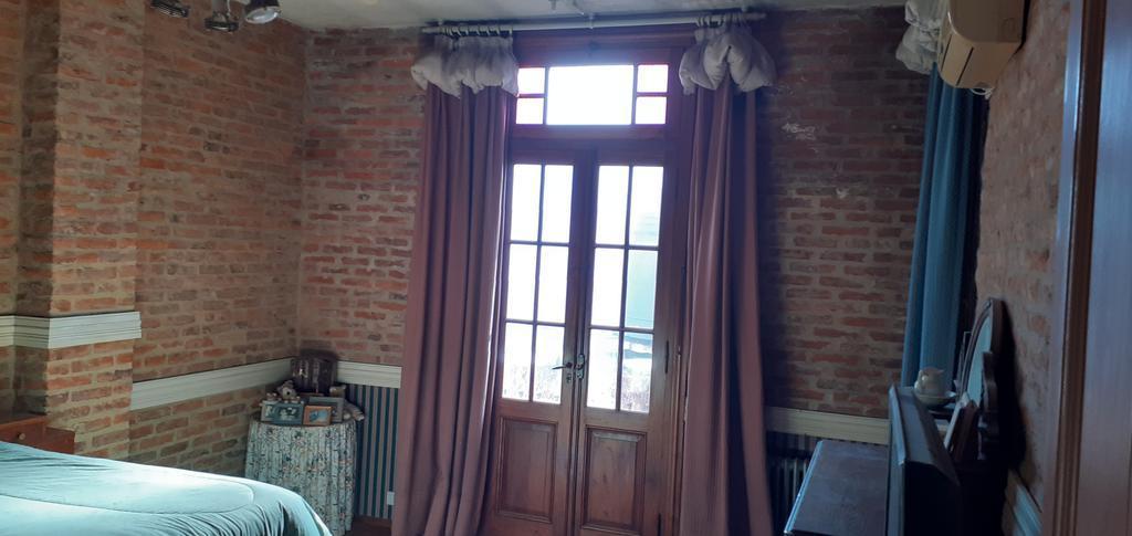 Casa Antigua en 2 Plantas con Espacio Verde Libre en El Contrafrente 4