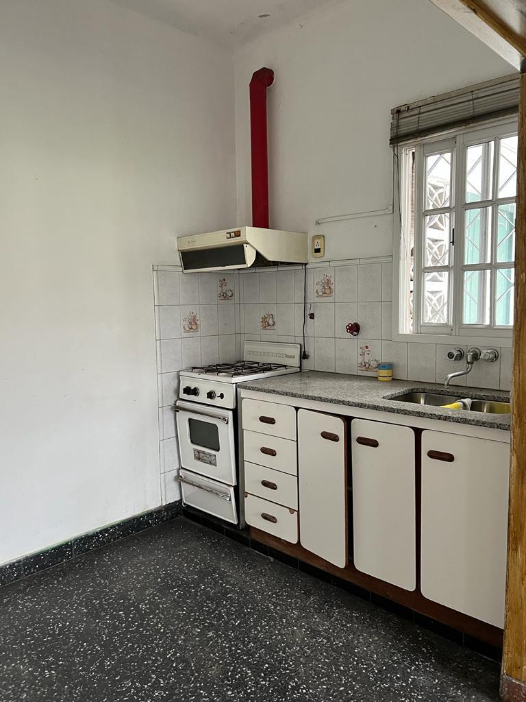 APTA CREDITO - Casa americana sobre hermoso lote - MUCHO SOL