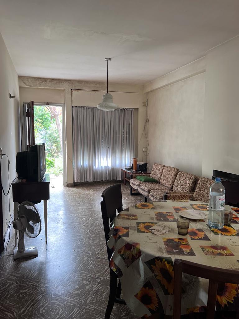 Foto de Venta casa de 3 amb en lote irregular con 2 locales al frente y galpon, imagen 5