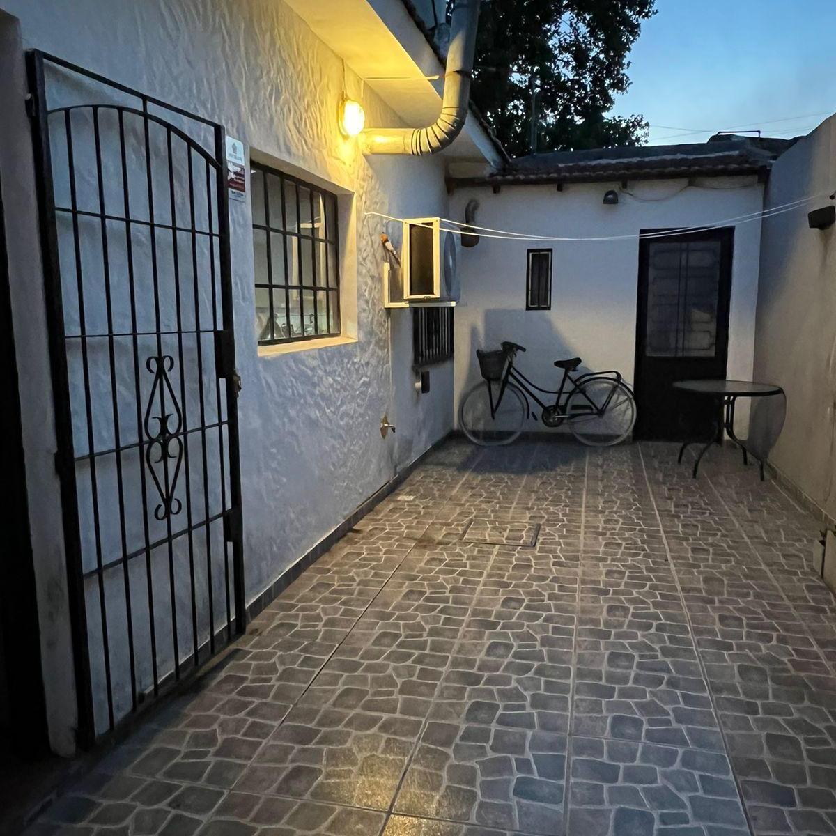 Muy linda casa 3 amb c/patio