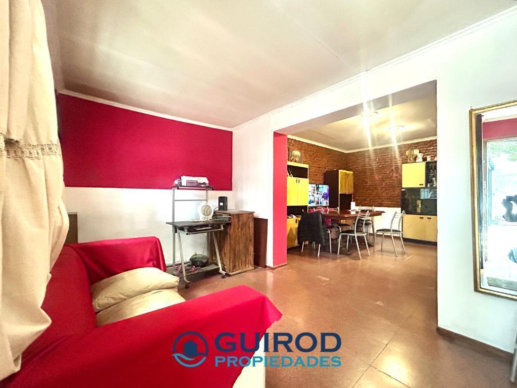 CASA 4 AMBIENTES CON PATIO, COCHERA Y TERRAZA