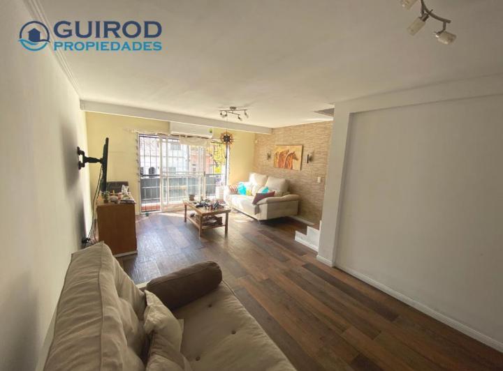 BAJO DE PRECIO - CASA 4 AMBIENTES, PLAYROOM, TERRAZA IMPECABLE ESTADO 1