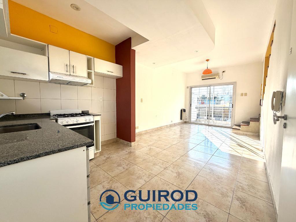 Foto de VENTA DUPLEX 3 AMBIENTES CON COCHERA Y PATIO, imagen 2