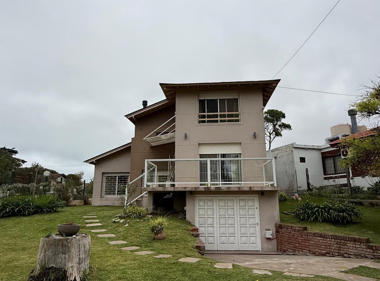 Foto de Casa de 6 ambientes en Villa Gesell, a 4 cuadras de la playa ACEPTO, imagen 1