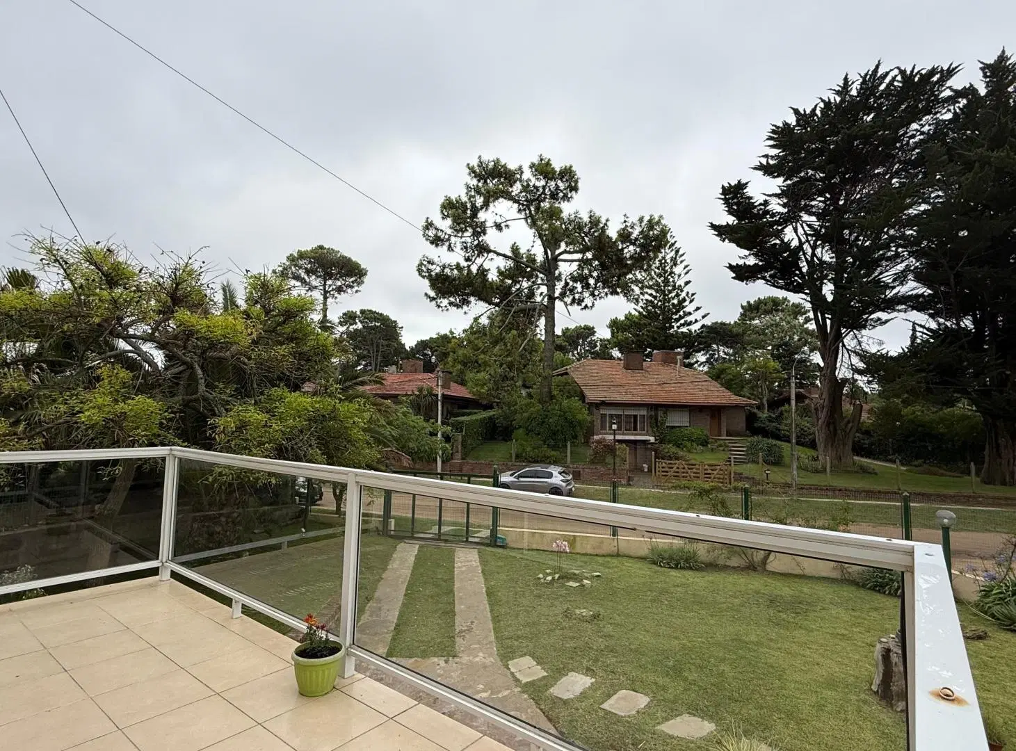 Casa de 6 ambientes en Villa Gesell, a 4 cuadras de la playa ACEPTO PERMUTA PROPIEDAD 2