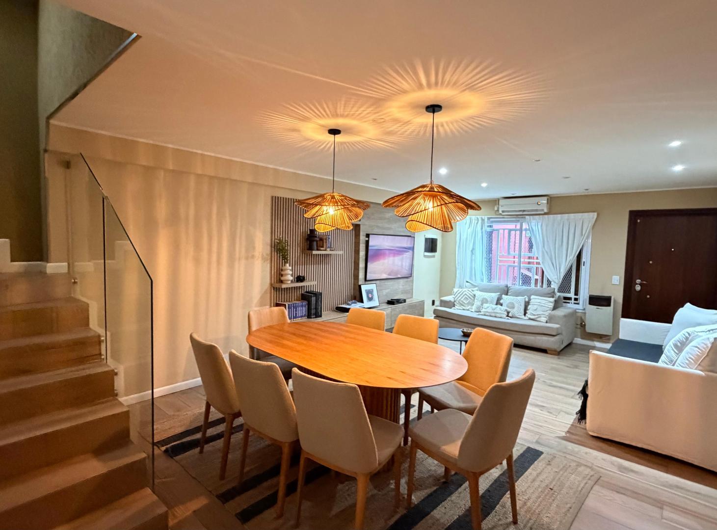 Foto de Casa de 5 ambientes con jardín, pileta climatizada, quincho y cochera, imagen 4
