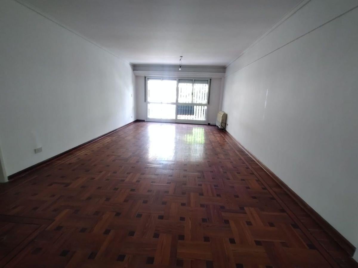 Foto de Departamento de 125 m² con 4 dormitorios en alquiler en Belgrano, imagen 4