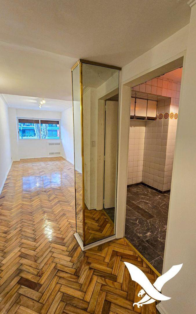 Foto de BELGRANO R – 2 AMBIENTES A NUEVO CON VISTA AL BOULEVARD, imagen 1