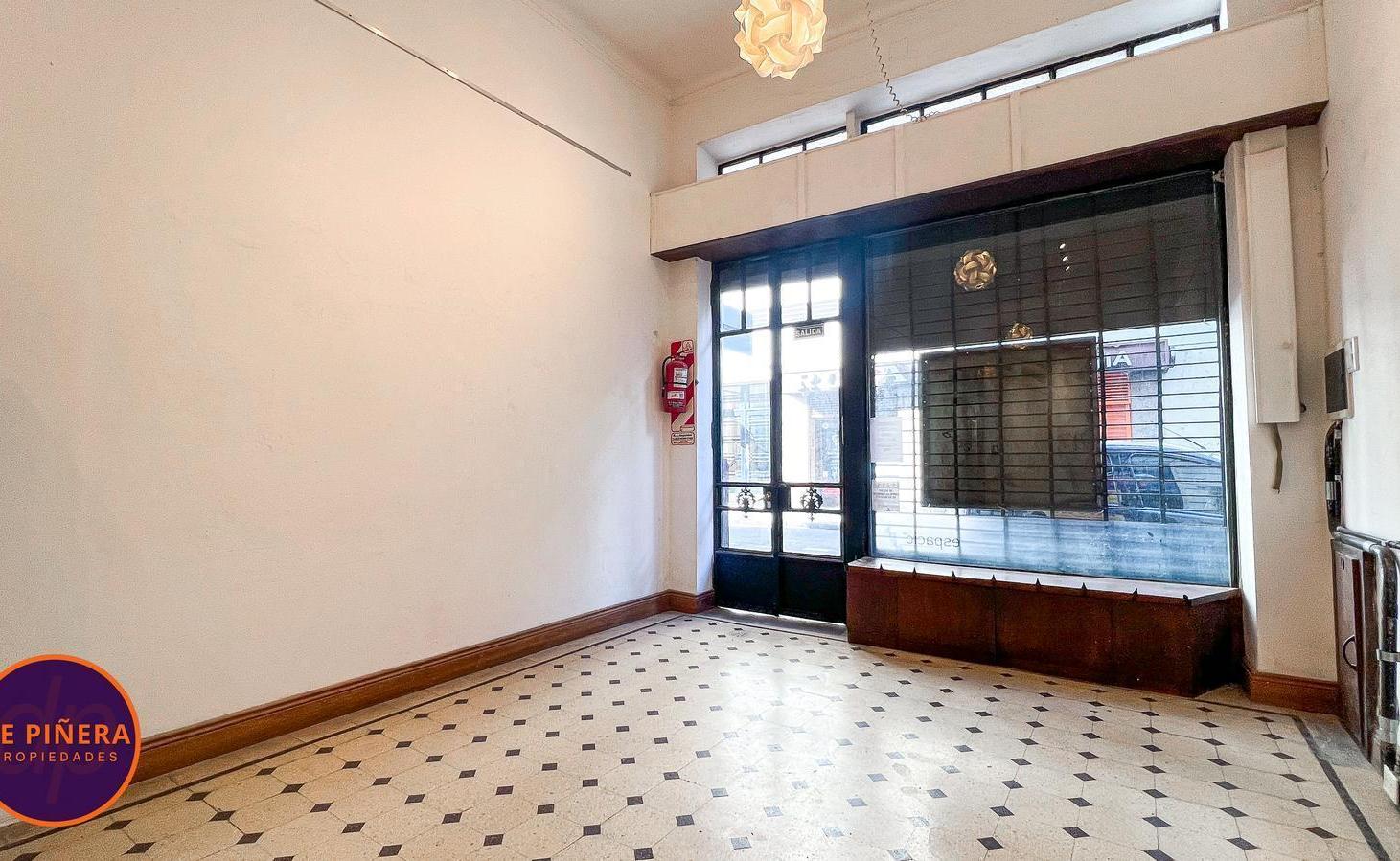 Foto de AMPLIO LOCAL COMERCIAL CON VIVIENDA, imagen 3