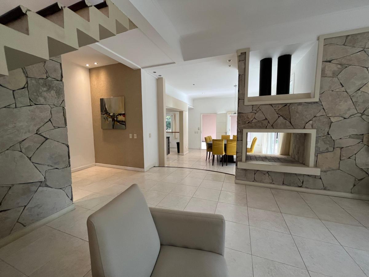 Venta de Casa en Cariló, Cerezo Esquina Avutarda (6) 2