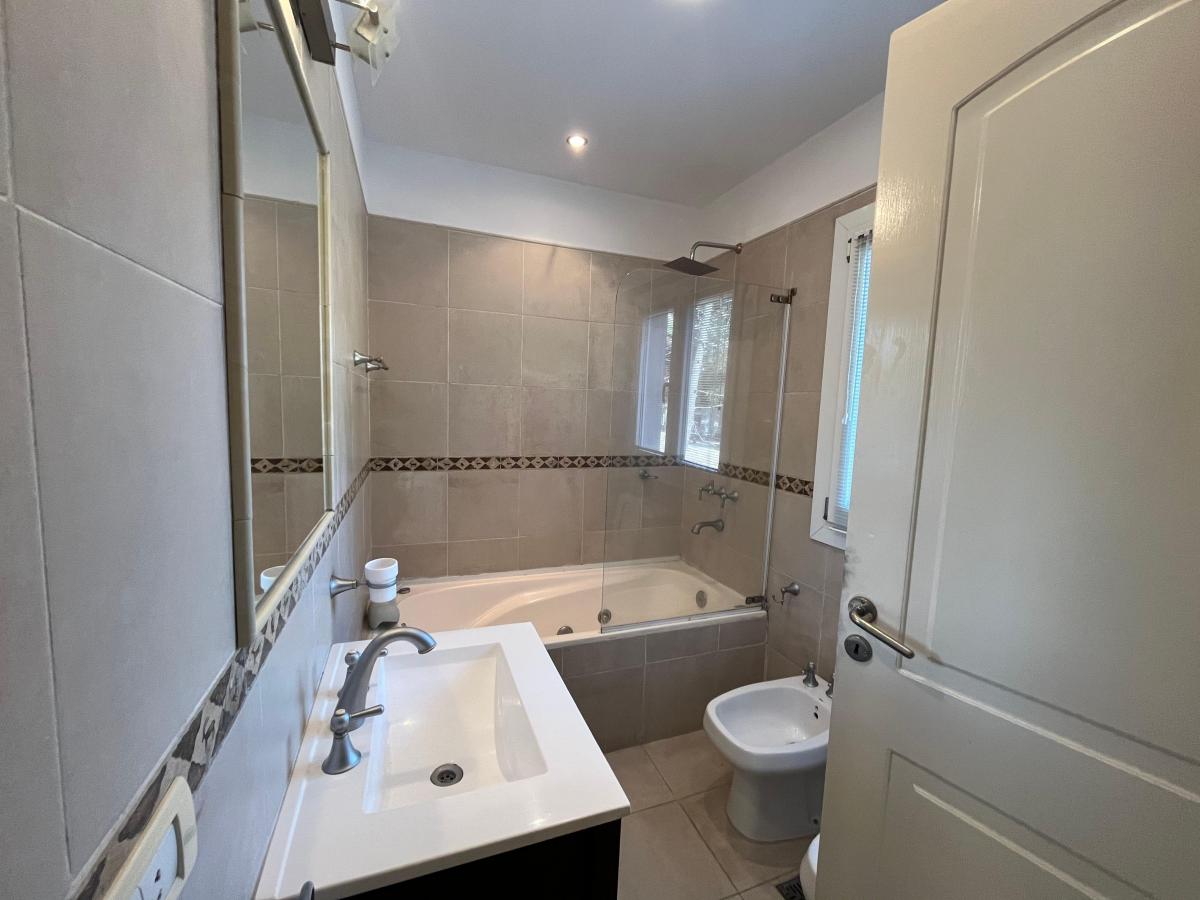 Venta de Casa en Cariló, Cerezo Esquina Avutarda (6) 3