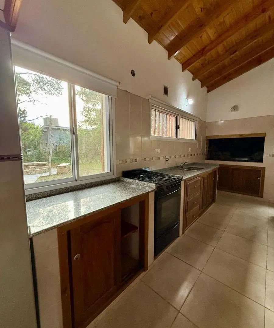 Cod 1392 – Casa Arcachon, zona «Lomas de Valeria»(37) 3