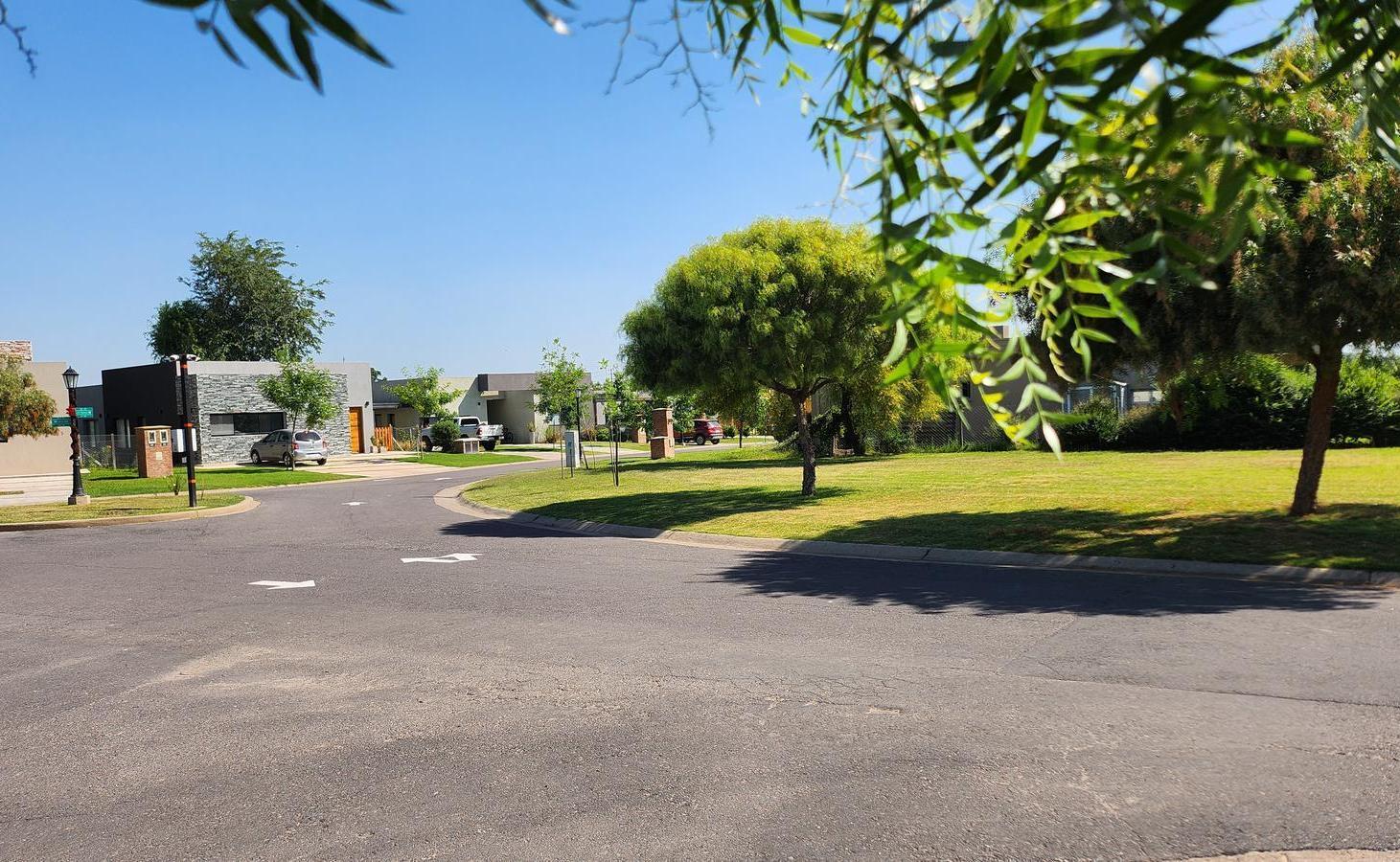 Terreno en Venta en Pilar del Este. San Ramiro-Lote interno