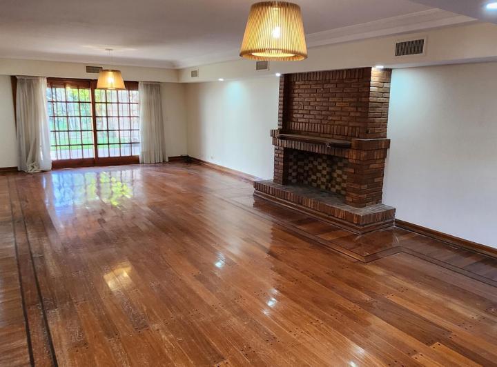 Casa en alquiler en Acassuso. 6 ambientes con piscina y quincho 5