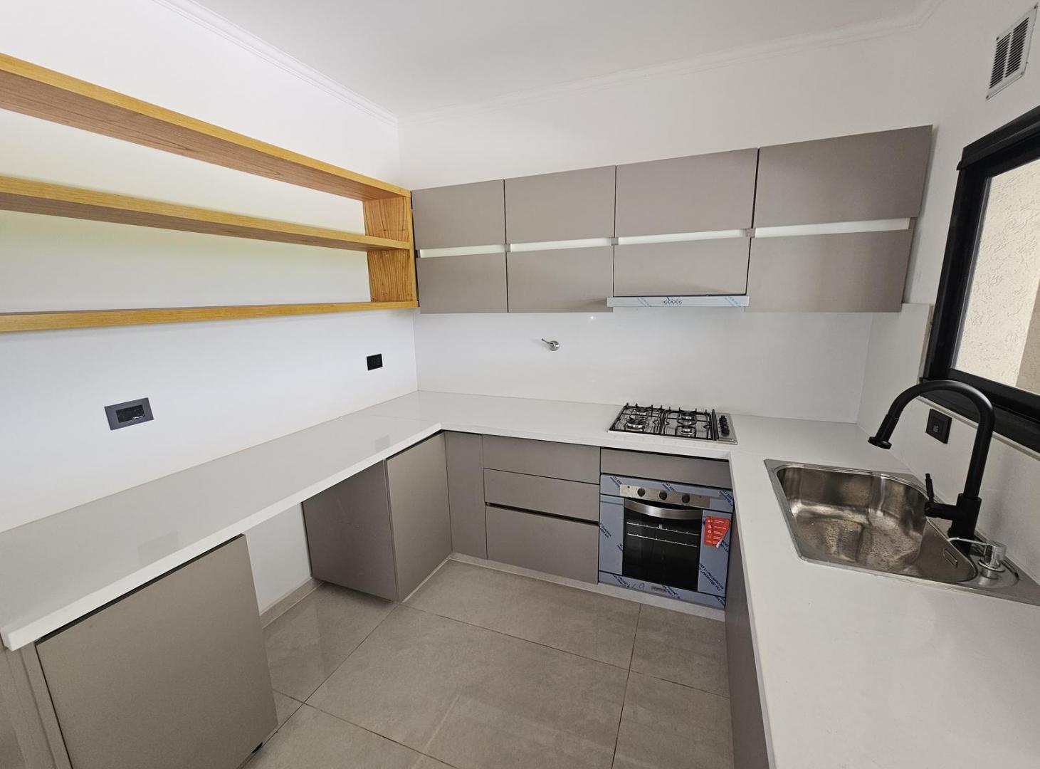 Foto de Casa en venta en B°C° San Pablo- Pilar . 4 habitaciones Escritorio . A, imagen 4