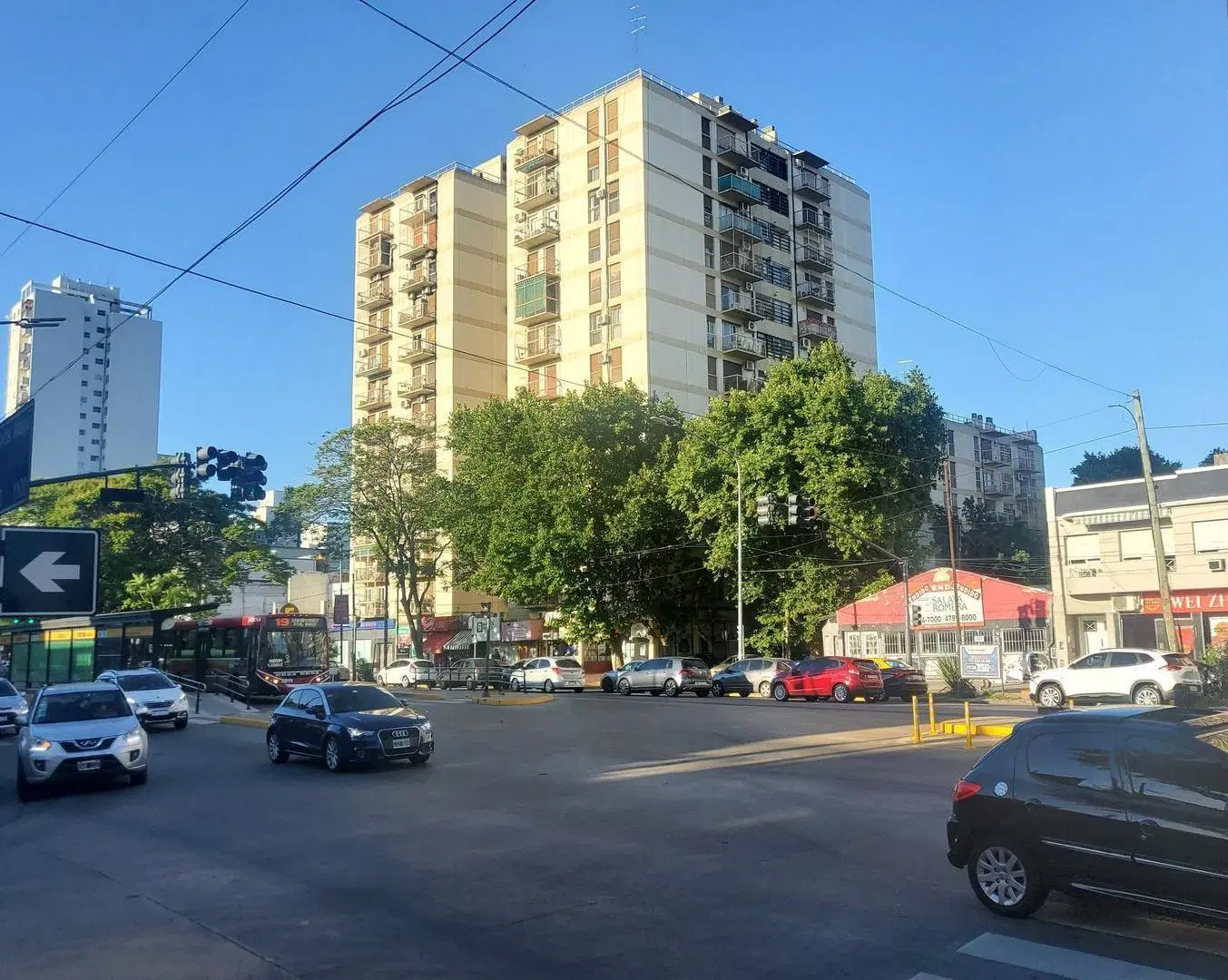 Venta Departamento de 4 ambientes en Vicente López. Excelente ubicación 2