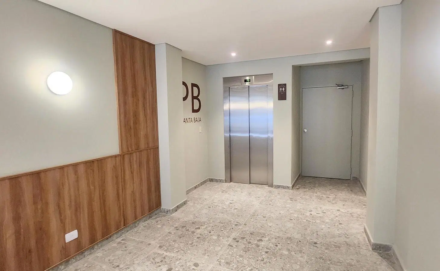 Departamento en alquiler apto profesional al frente en Belgrano. Excelente ubicación. 4