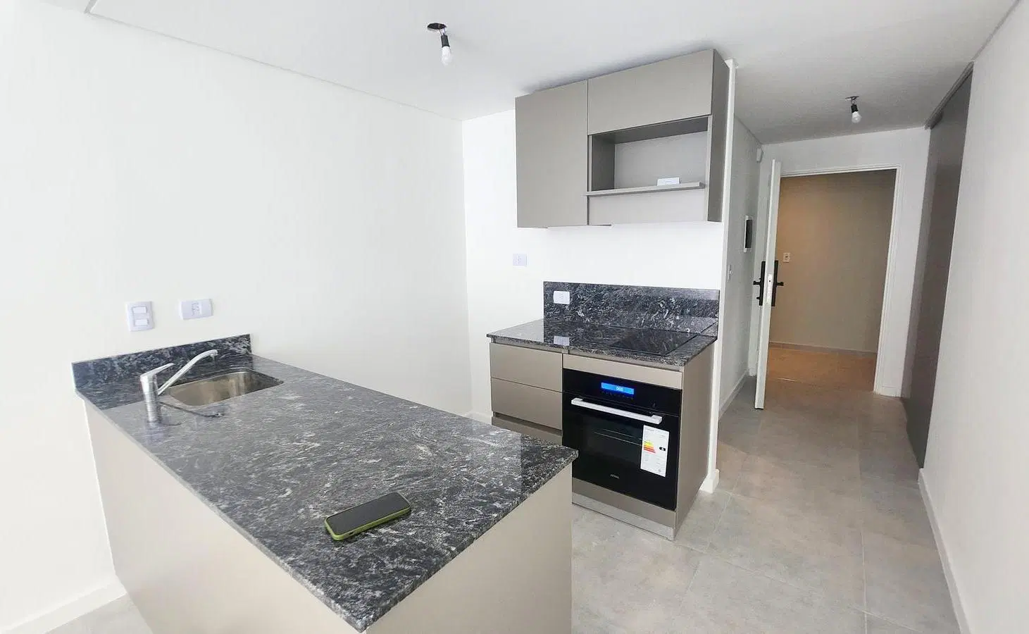 Departamento en alquiler apto profesional al frente en Belgrano. Excelente ubicación. 3