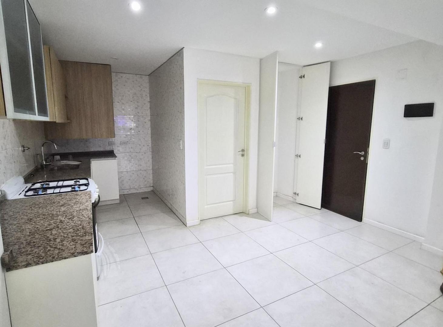 Foto de Venta Departamento Monoambiente apto profesional en Saavedra. Próximo a Gral Paz, imagen 3