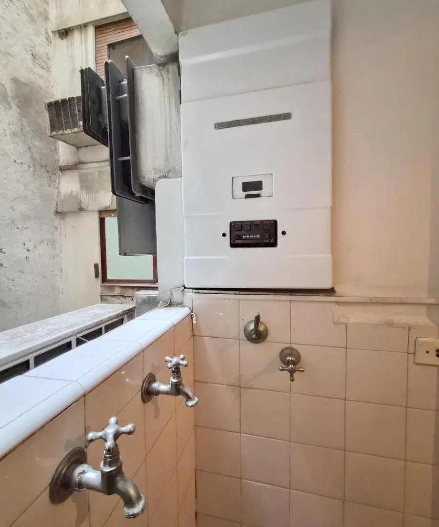 Oficina en alquiler de dos ambientes en Barrio Norte. A pasos del Hospital Alemàn. 2