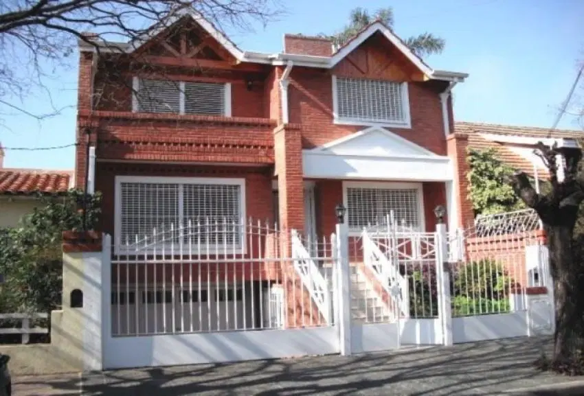 Alquiler Casa 6 ambientes en Acasusso. Garage, jardín y piscina. 1