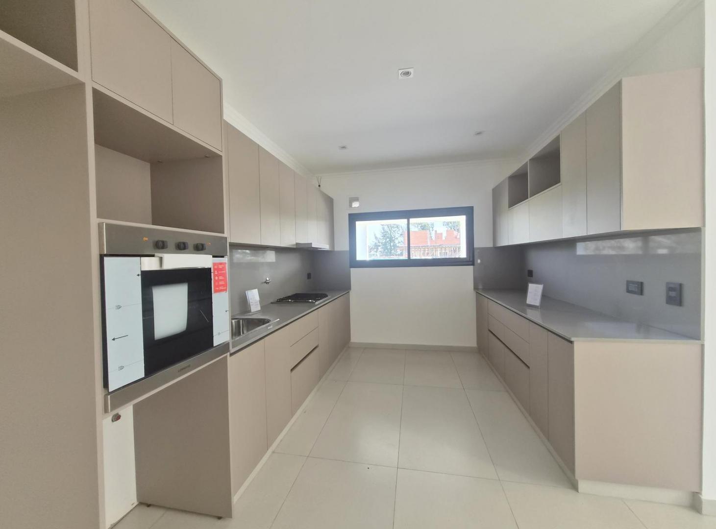 Foto de Casa en Venta en Barrio Cerrado San Pablo Pilar. 6 ambientes, jardín y, imagen 3