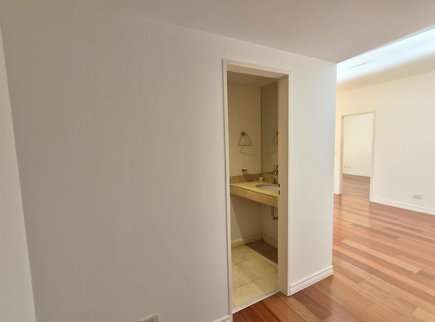 Foto de Venta Departamento en Vicente López. Dos ambientes con cochera cubierta, imagen 4