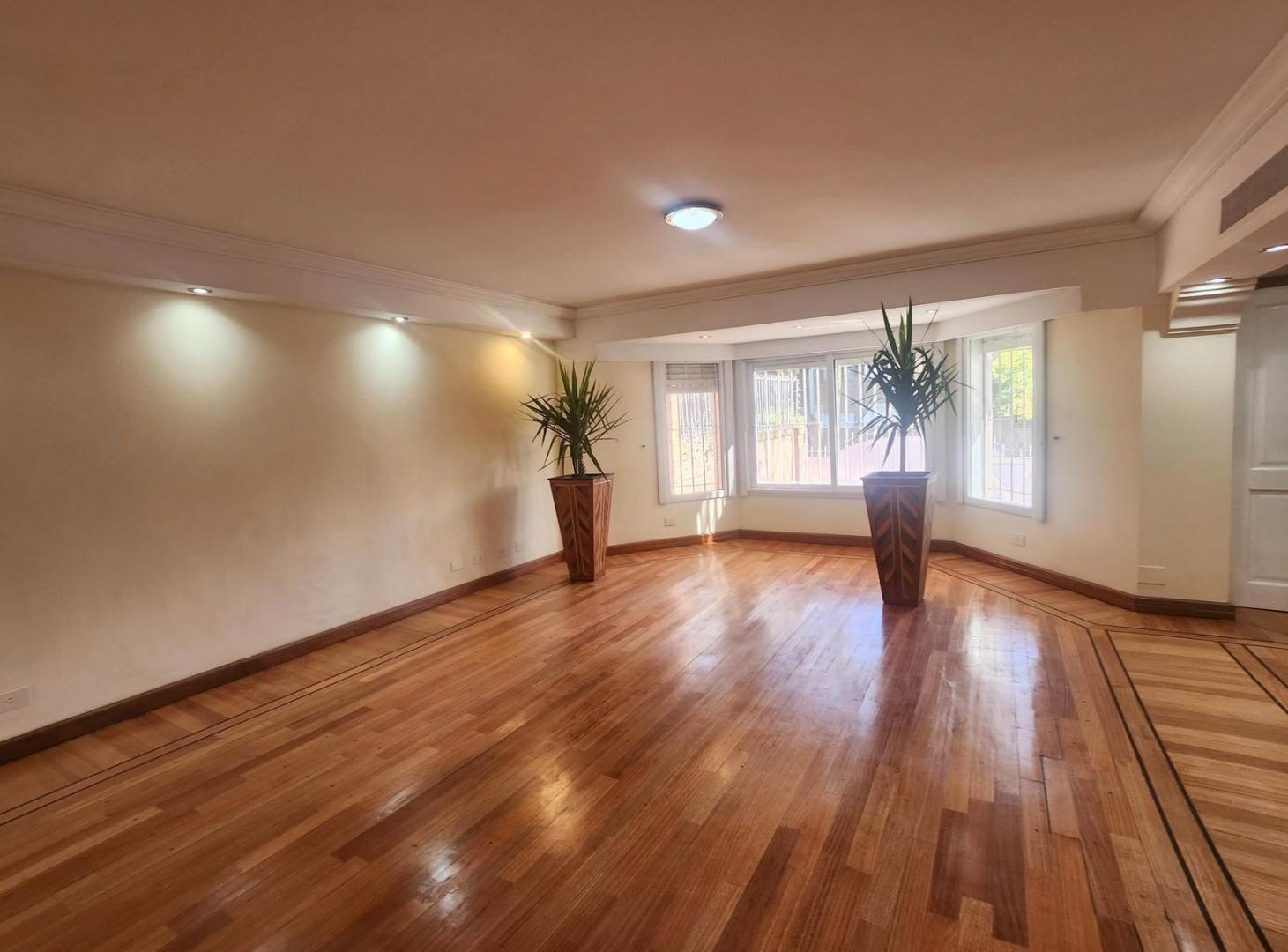 Foto de Casa en Alquiler en Martinez- 6 ambientes cercana Colegio Lincoln, imagen 2
