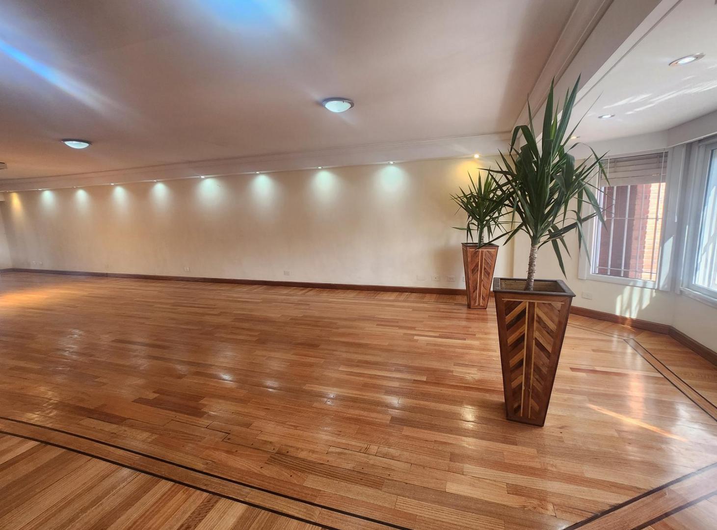 Foto de Casa en Alquiler en Martinez- 6 ambientes cercana Colegio Lincoln, imagen 3