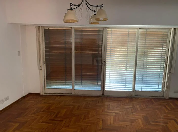 PISO EN ALQUILER DE 4 AMBIENTES CON COCHERA EN FLORES NORTE 5