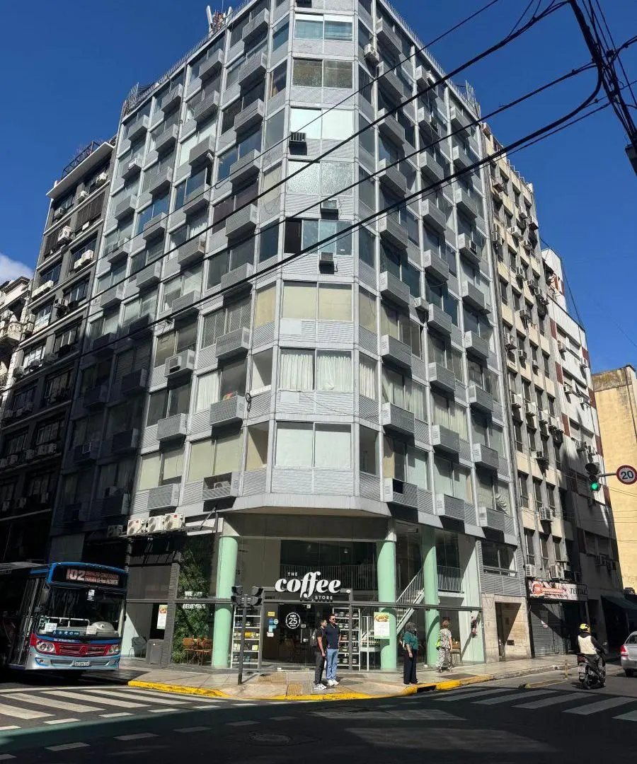 Excelente Oficina de 28M2 4