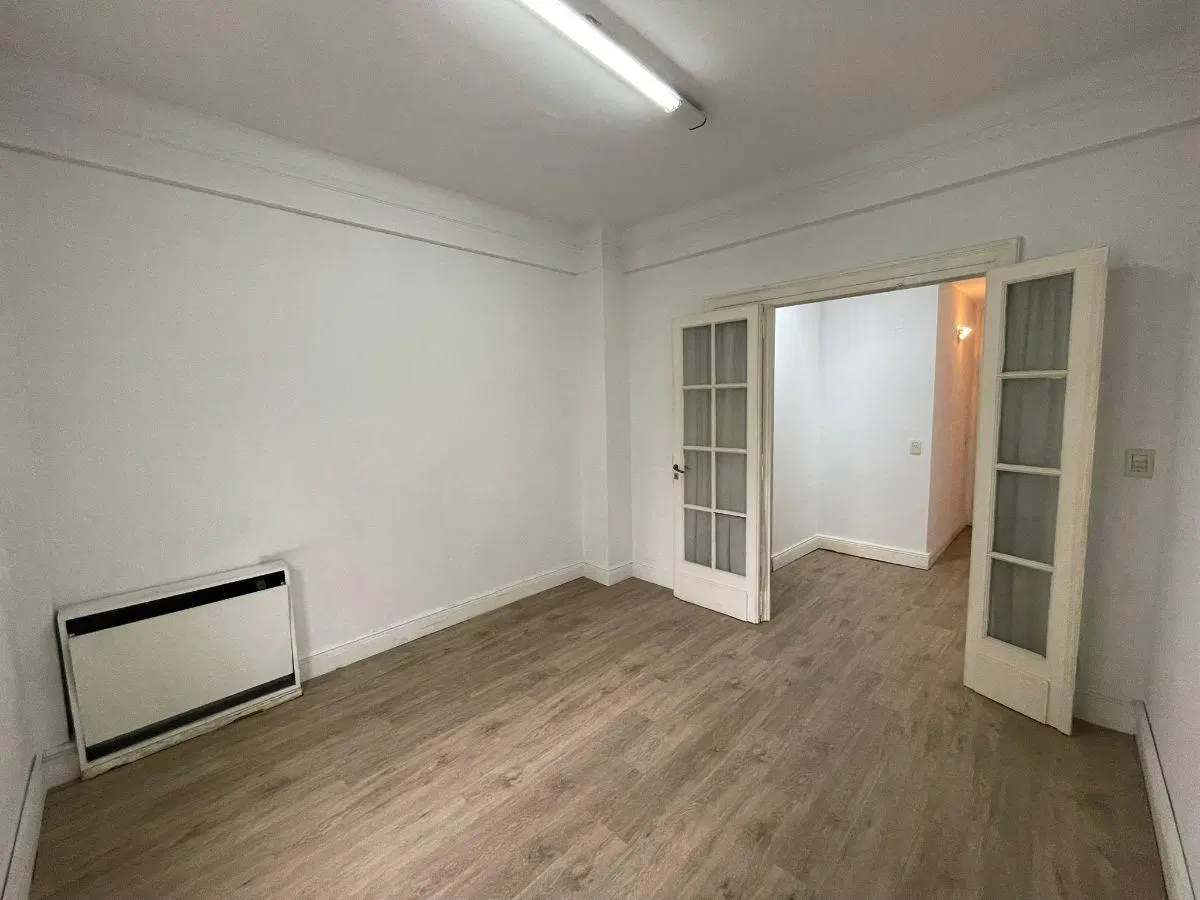 Departamento de 65 m² con 4 ambientes en alquiler en Av Corrientes 4