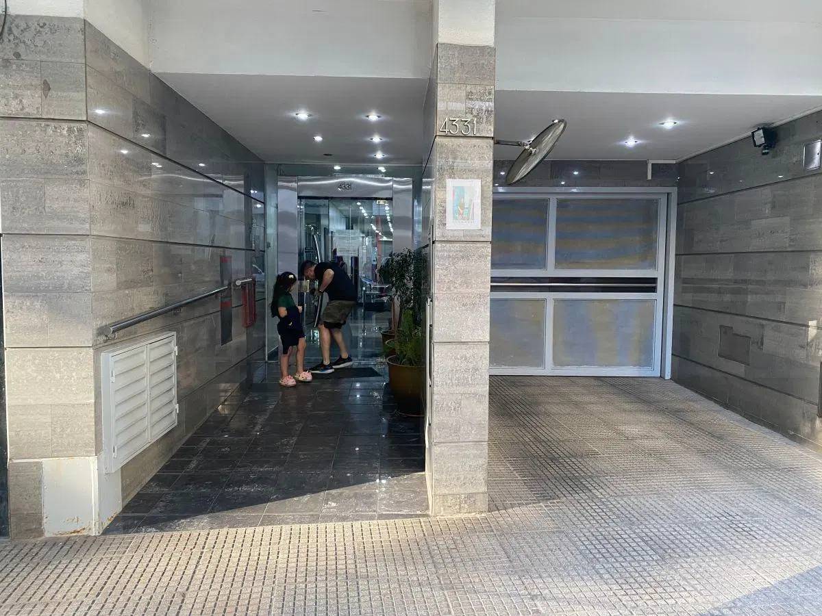 EXCELENTE TRES AMBIENTES CON COCHERA FIJA 5