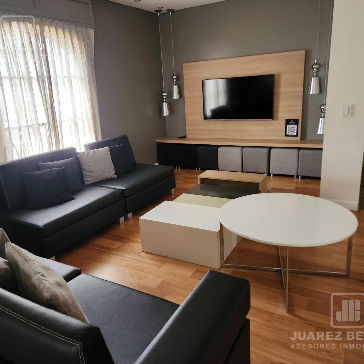 Venta - Departamento de Categoria de 3 Dorm., 2 Cocheras - Condominio Chateau Village 1