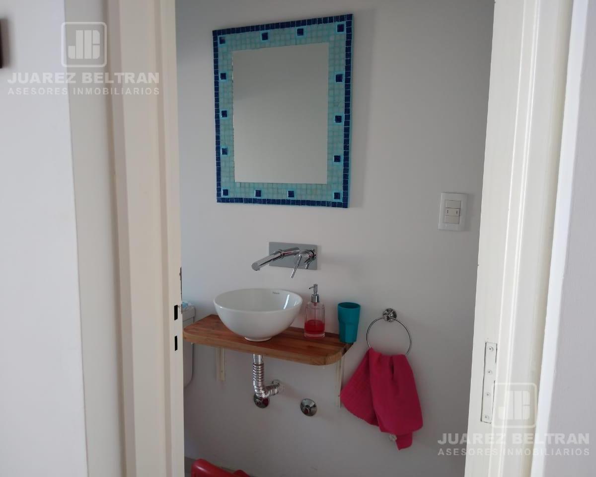 Casa en Venta 3 Dorm. 3 Baños 4