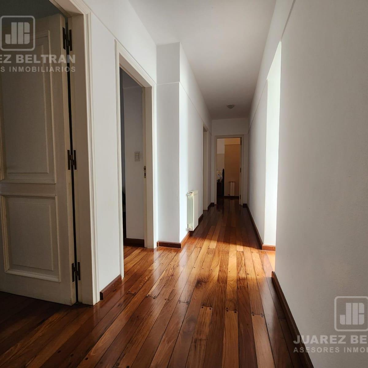 Venta - Casa de Cuatro Dorm. con Cochera y Pileta - Country La Paloma - Villa Allende 1