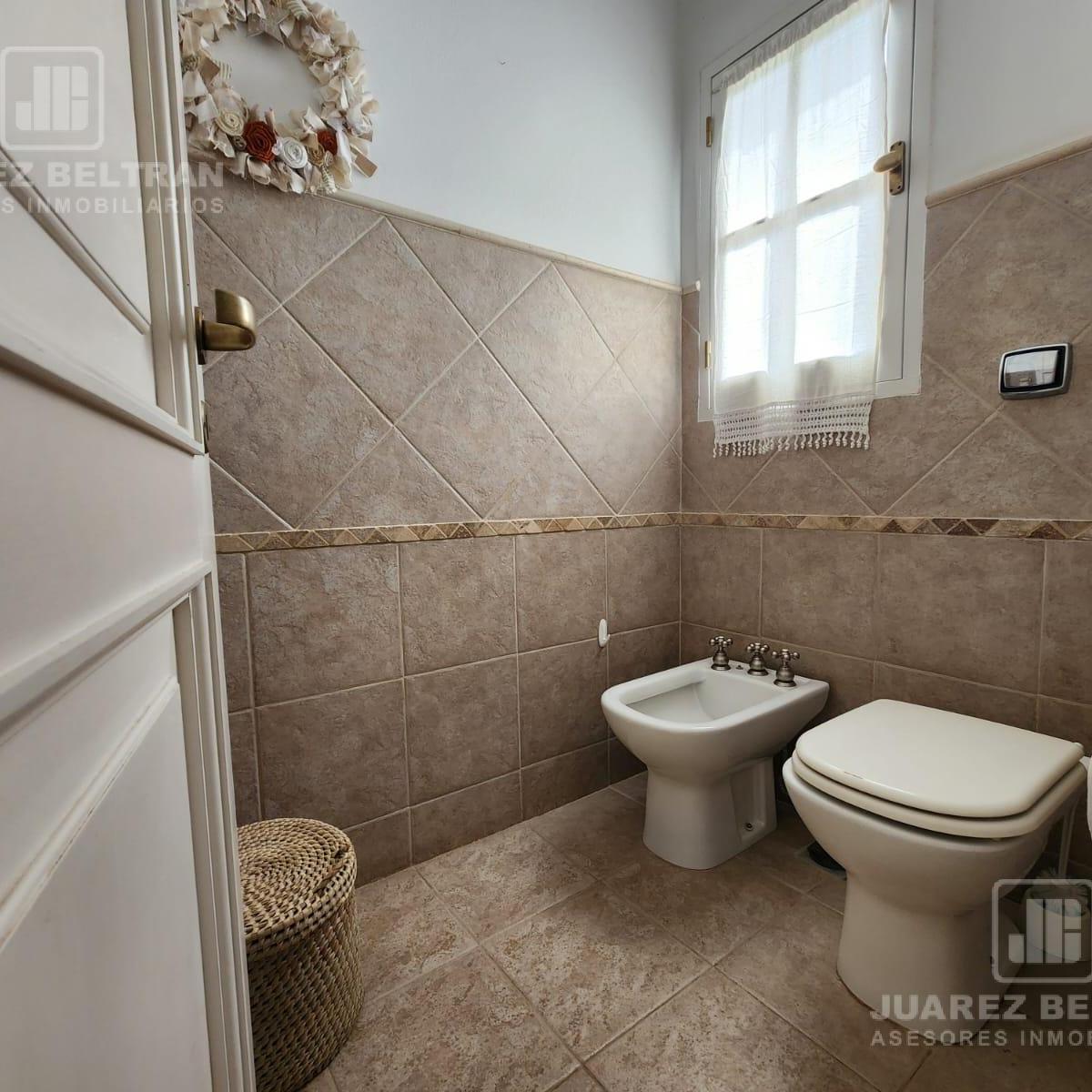 Venta - Casa de Cuatro Dorm. con Cochera y Pileta - Country La Paloma - Villa Allende 2