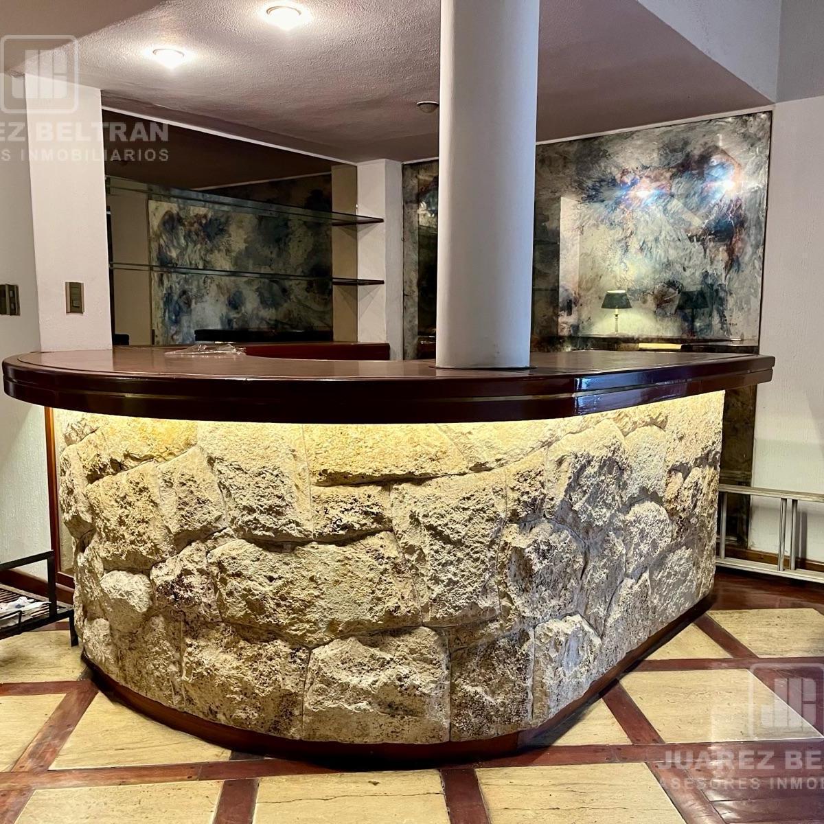 Increíble Casa en Venta en Barrio Parque Capital, 4 Dorm., Cochera, Galeria con Pileta 1