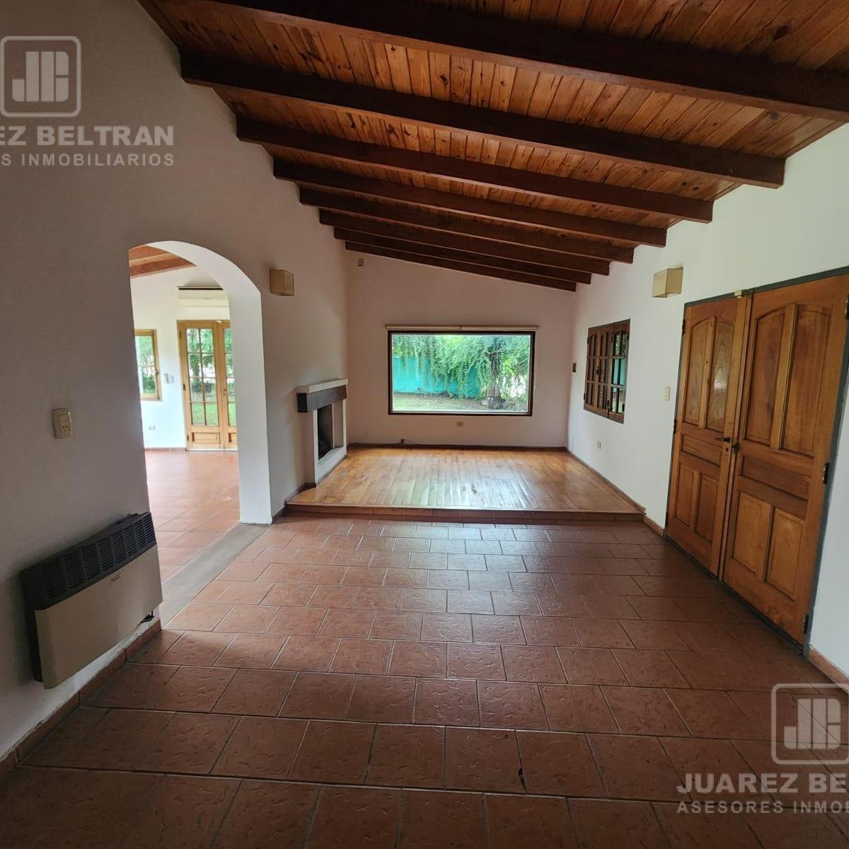 Casa de 3 Dorm. con Pileta en Villa Allende Golf 1