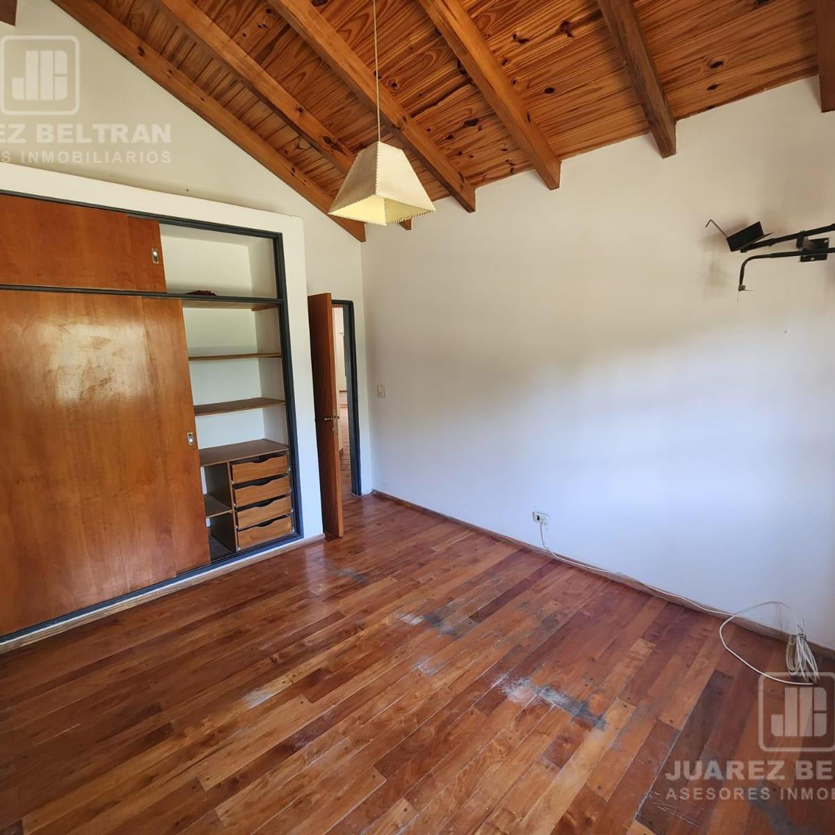 Casa de 3 Dorm. con Pileta en Villa Allende Golf 5