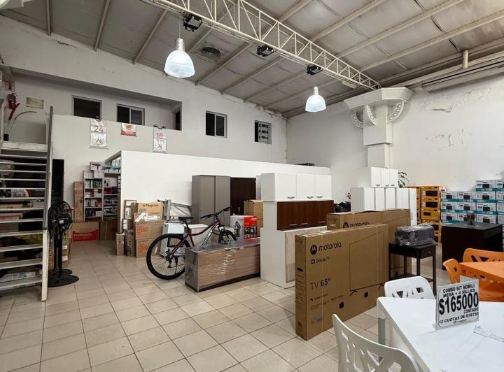 Foto de Local en Venta - 730 m2 - Rio Ceballos, imagen 2