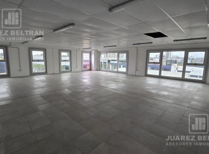 Oficinas en alquiler sobre Avenida Colón 3