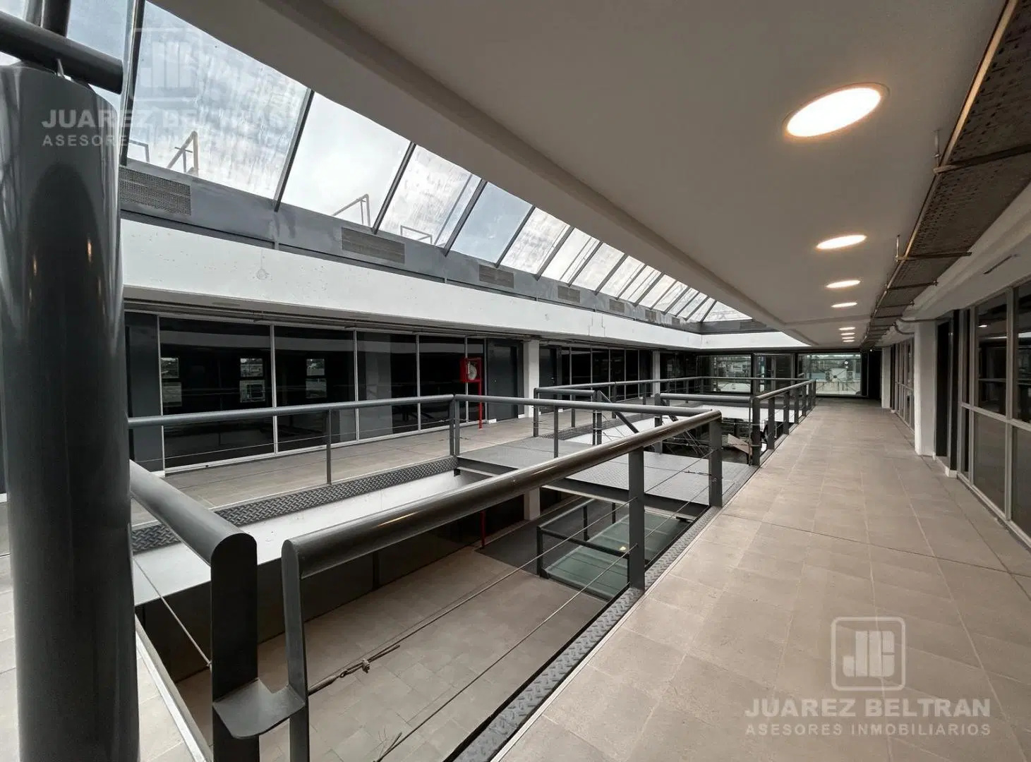 Oficinas en alquiler sobre Avenida Colón al 4000 3