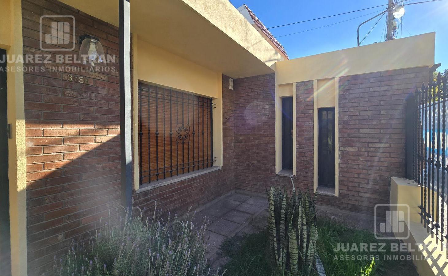 Casa en VENTA - 300 m2 - 3 dormitorios