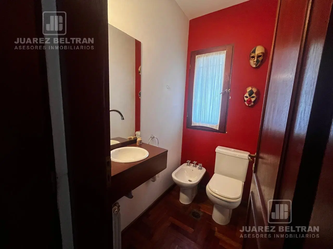 Venta - Casa de 3 dormitorios con cochera y pileta - Guayaquil 1010 - Villa Allende 2