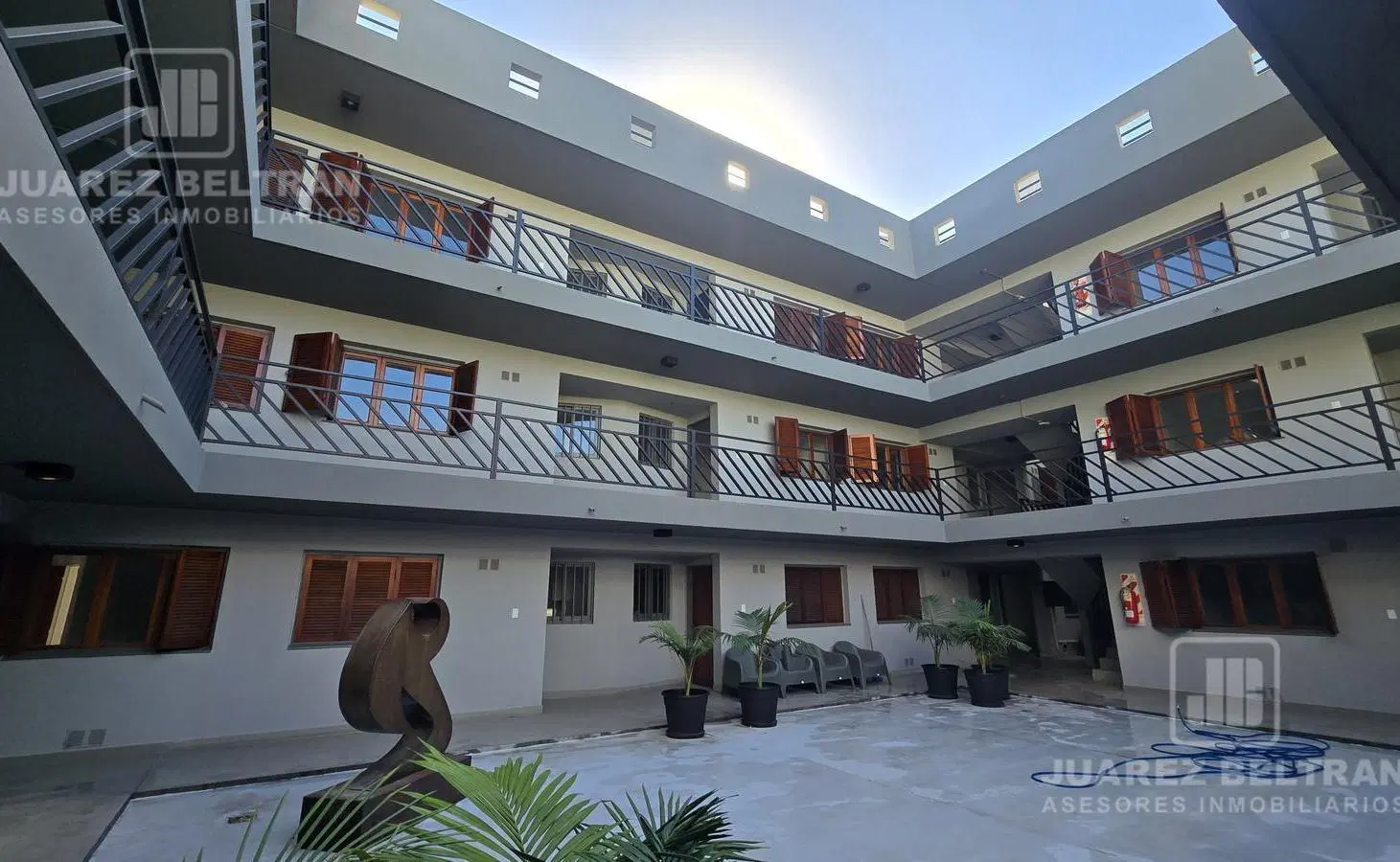 Unidades en alquiler 1 dormitorio y patio - Complejo cerrado 5