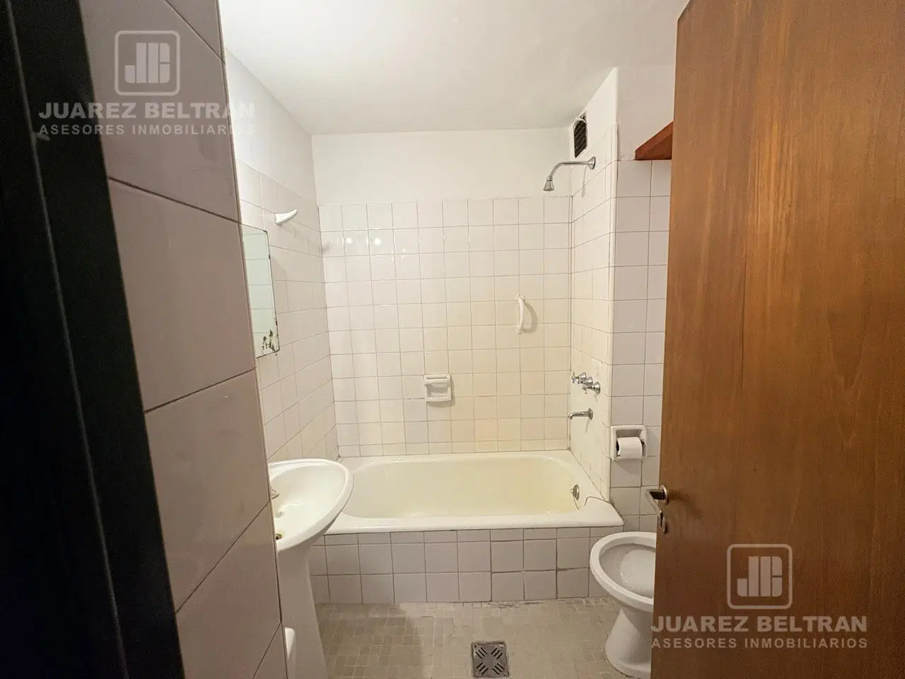 Departamento en venta. Av. Velez Sarsfield, frente a Patio Olmos 4
