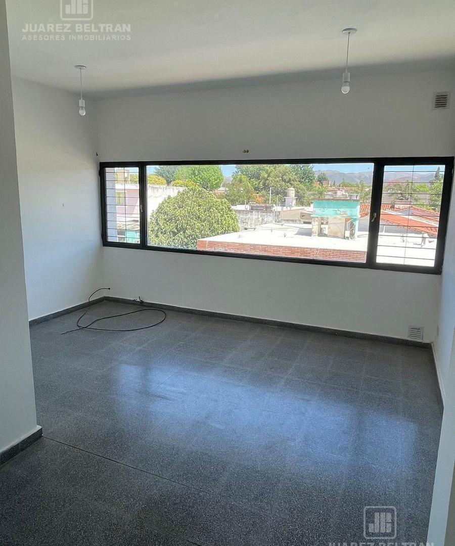 Oficina en venta y alquiler - Primer Piso - Villa Allende Ce